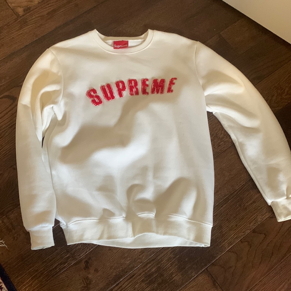 Sweatshirt
